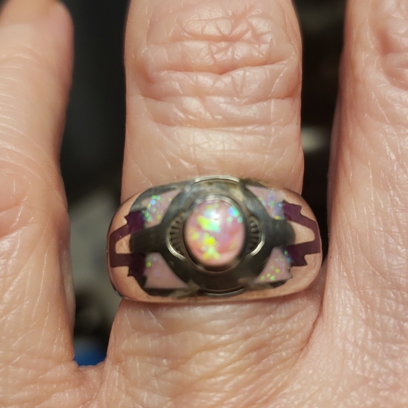 Solid Silver ring with opal inlay and center stone - Picture 1 of 7